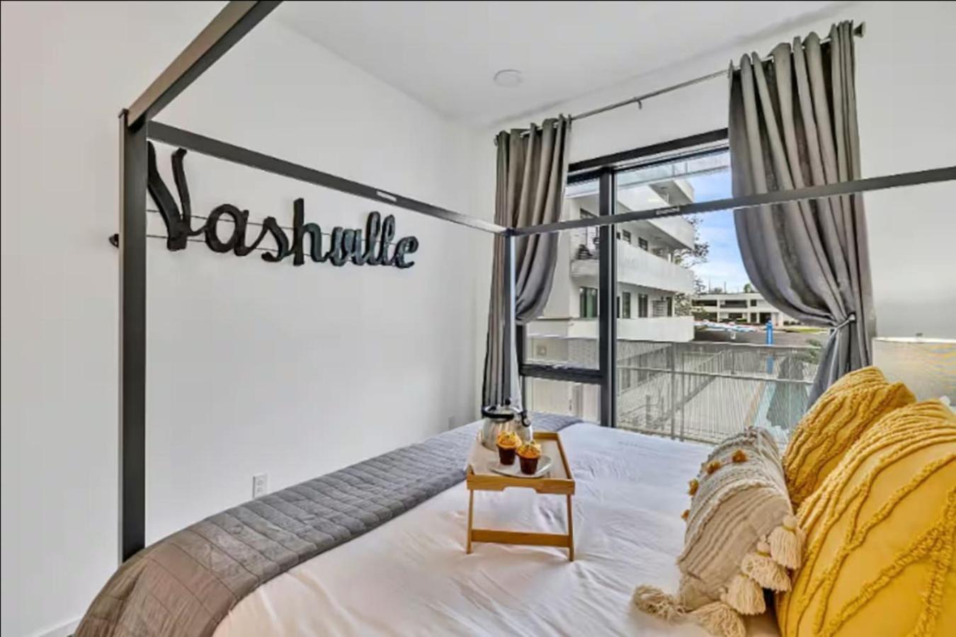 City Escape Perfect For Couples Apartment แนชวิลล์ ภายนอก รูปภาพ